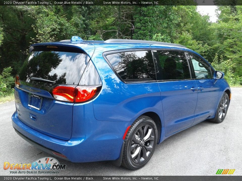 2020 Chrysler Pacifica Touring L Ocean Blue Metallic / Black Photo #6