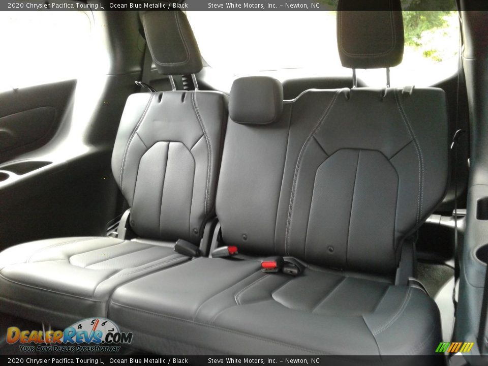 2020 Chrysler Pacifica Touring L Ocean Blue Metallic / Black Photo #14