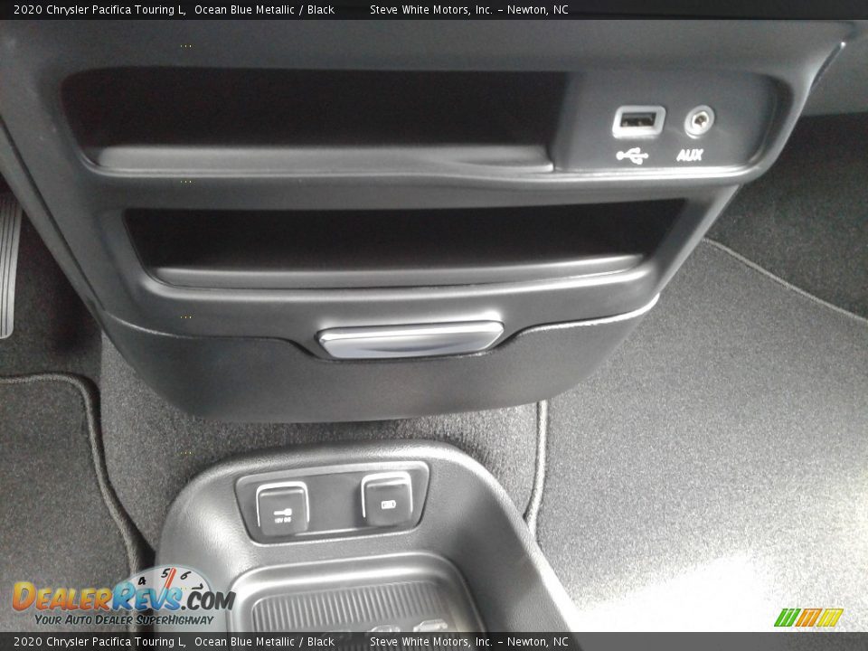 2020 Chrysler Pacifica Touring L Ocean Blue Metallic / Black Photo #27