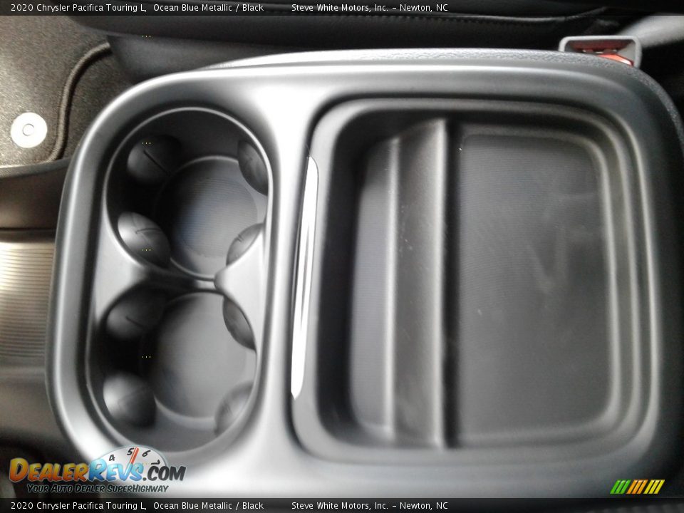2020 Chrysler Pacifica Touring L Ocean Blue Metallic / Black Photo #29