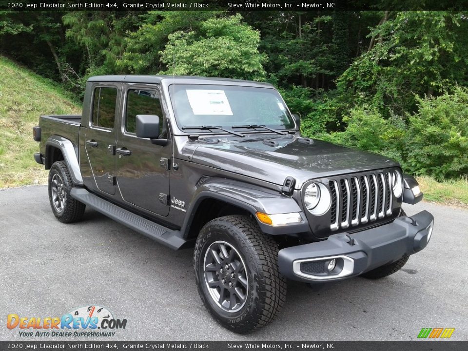 Front 3/4 View of 2020 Jeep Gladiator North Edition 4x4 Photo #4