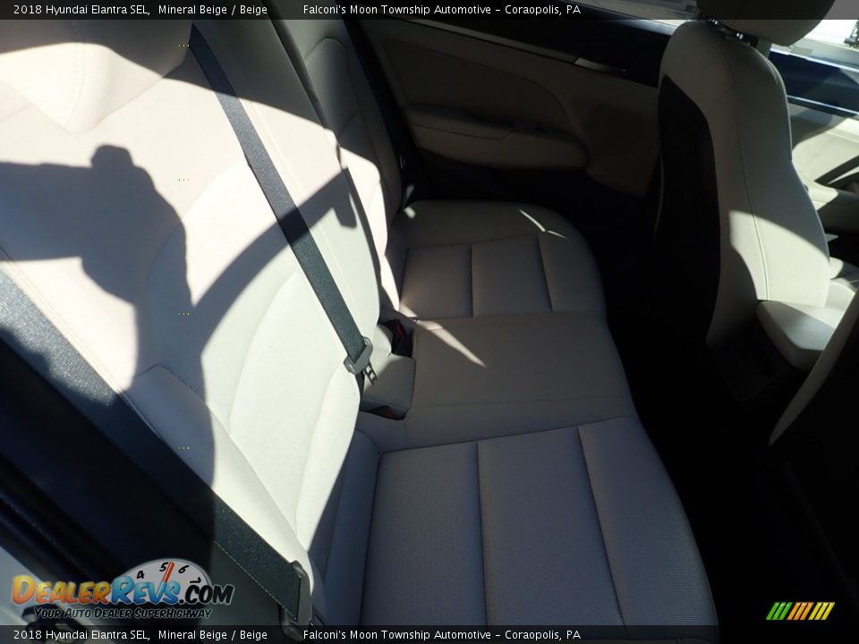 2018 Hyundai Elantra SEL Mineral Beige / Beige Photo #13