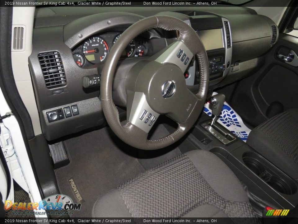 2019 Nissan Frontier SV King Cab 4x4 Glacier White / Graphite/Steel Photo #16