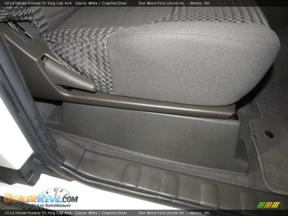 2019 Nissan Frontier SV King Cab 4x4 Glacier White / Graphite/Steel Photo #19
