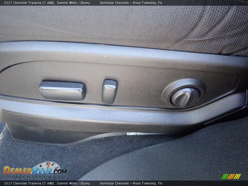 2017 Chevrolet Traverse LT AWD Summit White / Ebony Photo #26