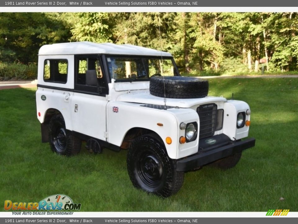 Front 3/4 View of 1981 Land Rover Series III 2 Door Photo #1