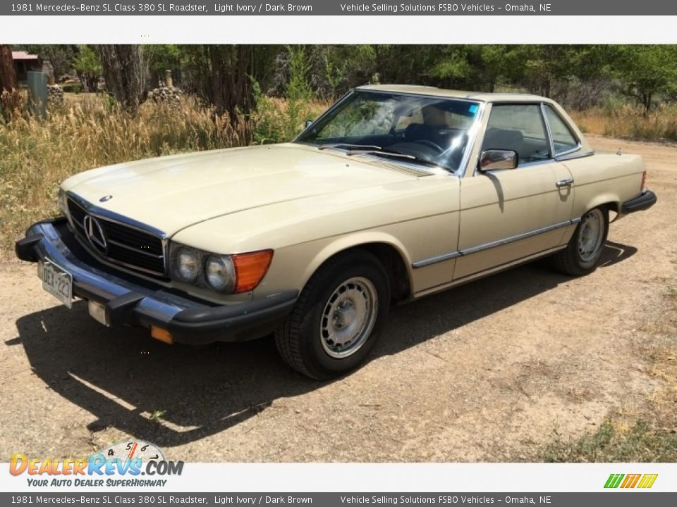 Front 3/4 View of 1981 Mercedes-Benz SL Class 380 SL Roadster Photo #1