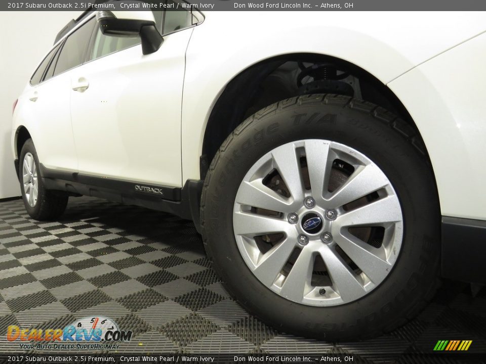 2017 Subaru Outback 2.5i Premium Crystal White Pearl / Warm Ivory Photo #3