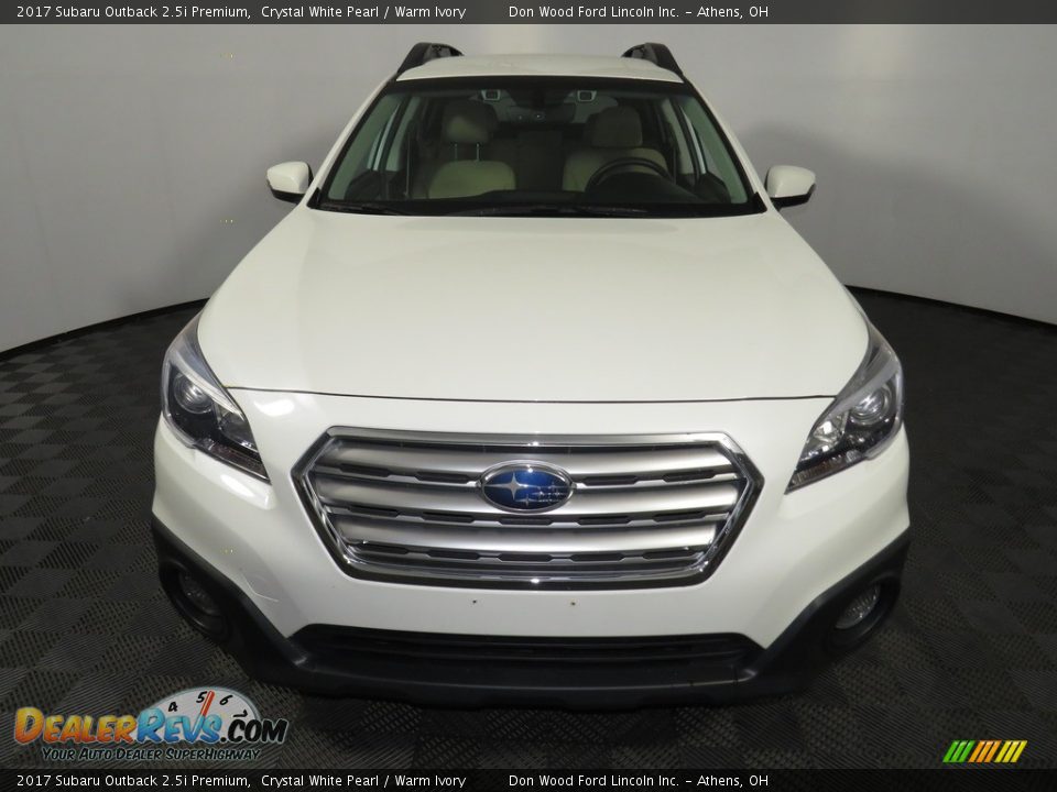 2017 Subaru Outback 2.5i Premium Crystal White Pearl / Warm Ivory Photo #4