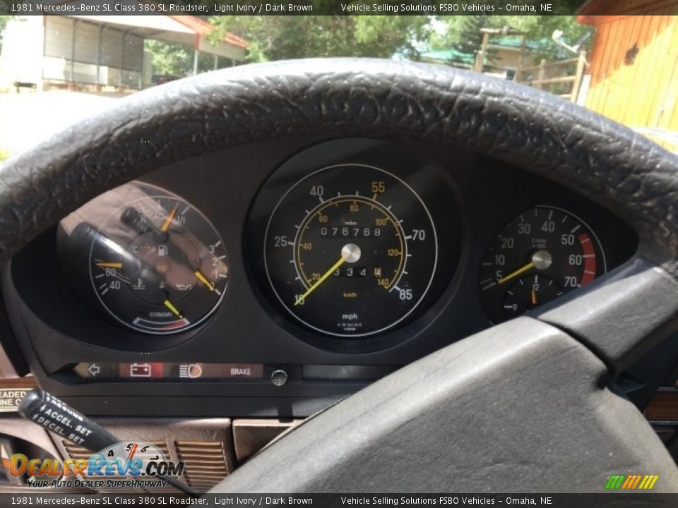 1981 Mercedes-Benz SL Class 380 SL Roadster Gauges Photo #9