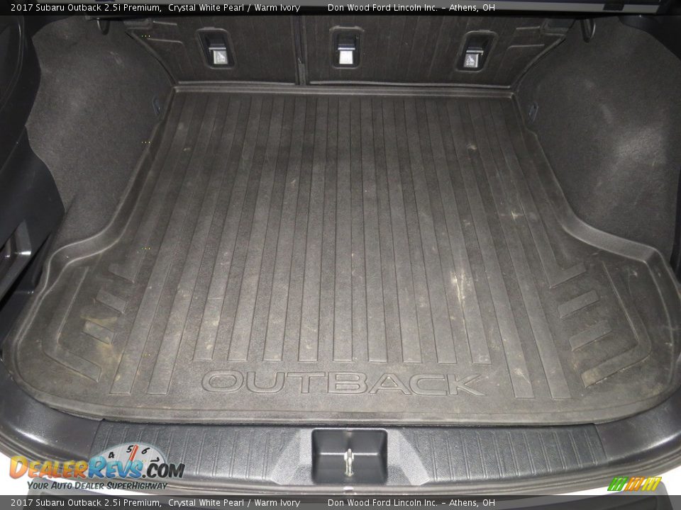 2017 Subaru Outback 2.5i Premium Crystal White Pearl / Warm Ivory Photo #13