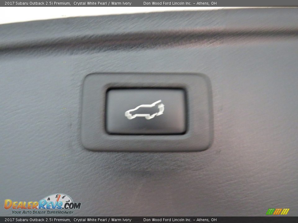 2017 Subaru Outback 2.5i Premium Crystal White Pearl / Warm Ivory Photo #15