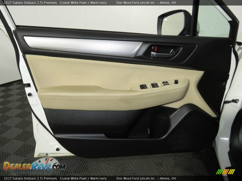 2017 Subaru Outback 2.5i Premium Crystal White Pearl / Warm Ivory Photo #18