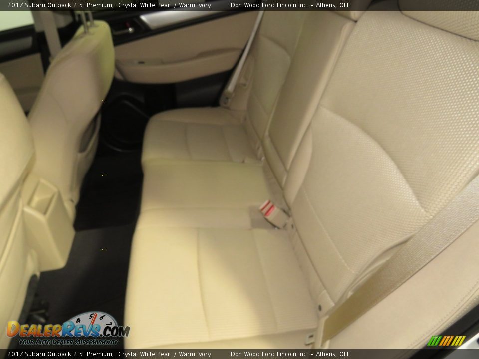 2017 Subaru Outback 2.5i Premium Crystal White Pearl / Warm Ivory Photo #23