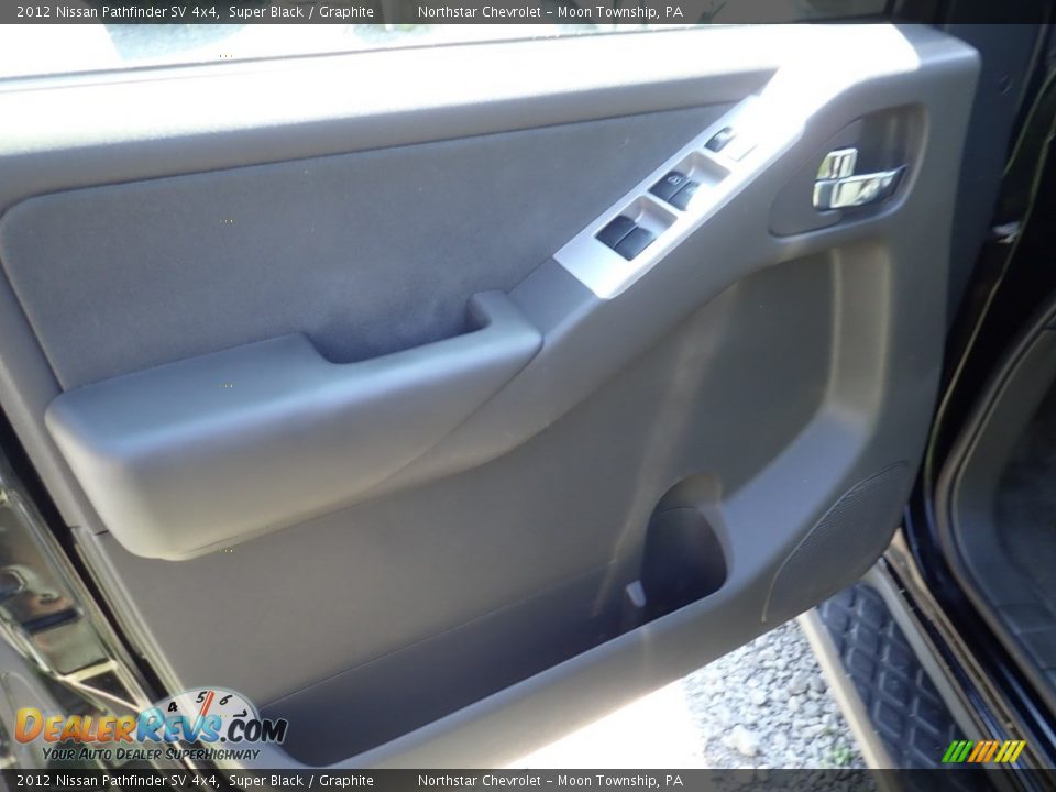 2012 Nissan Pathfinder SV 4x4 Super Black / Graphite Photo #9