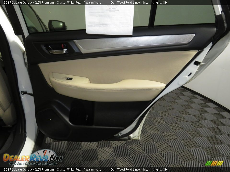2017 Subaru Outback 2.5i Premium Crystal White Pearl / Warm Ivory Photo #24