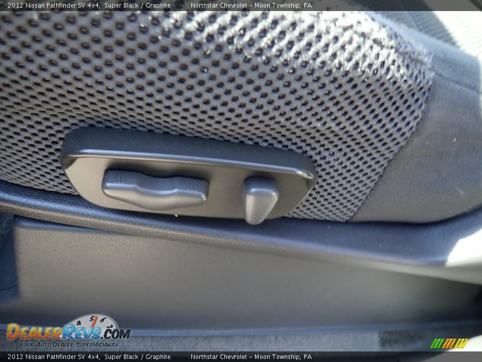 2012 Nissan Pathfinder SV 4x4 Super Black / Graphite Photo #10