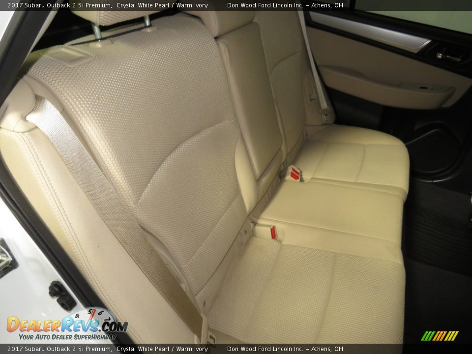 2017 Subaru Outback 2.5i Premium Crystal White Pearl / Warm Ivory Photo #25