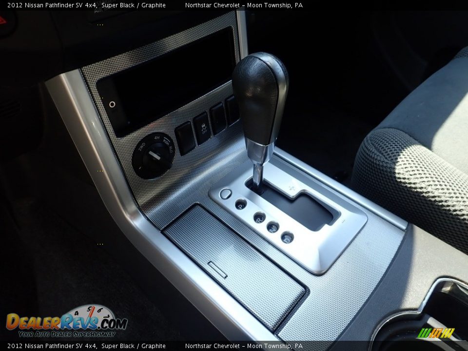 2012 Nissan Pathfinder SV 4x4 Super Black / Graphite Photo #11