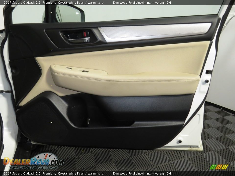 2017 Subaru Outback 2.5i Premium Crystal White Pearl / Warm Ivory Photo #26