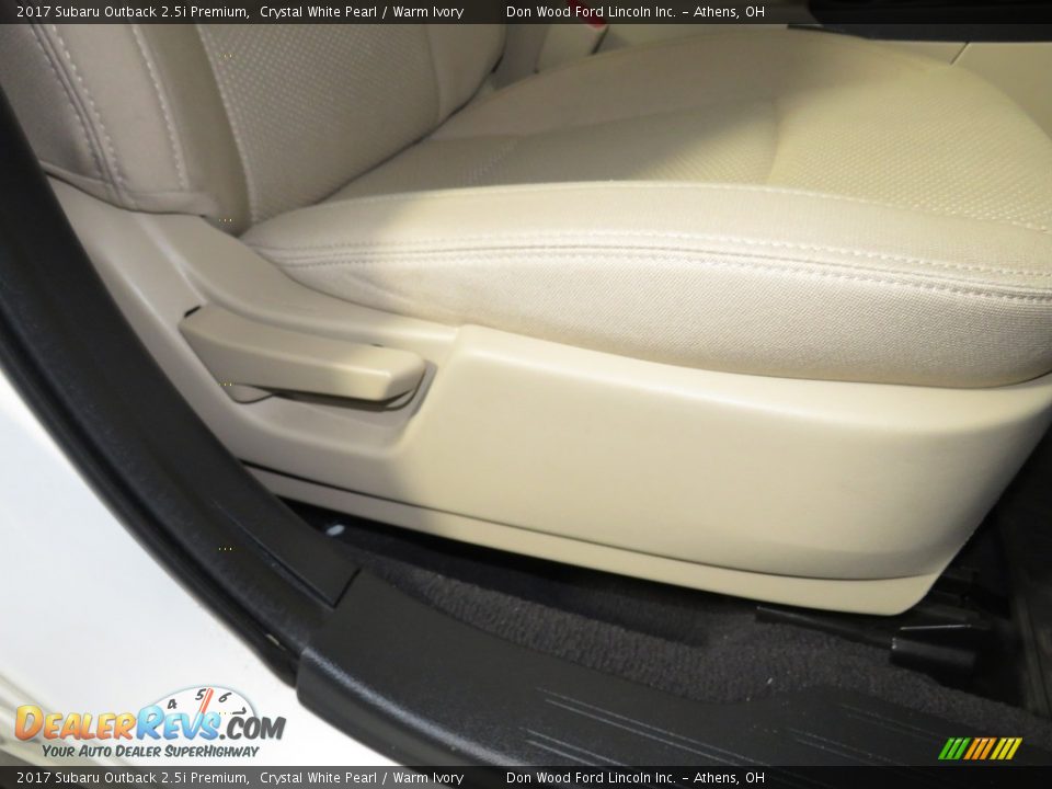 2017 Subaru Outback 2.5i Premium Crystal White Pearl / Warm Ivory Photo #27