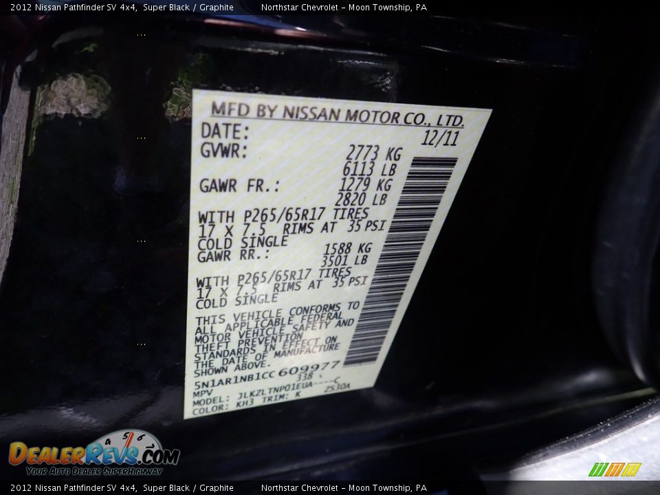 2012 Nissan Pathfinder SV 4x4 Super Black / Graphite Photo #14