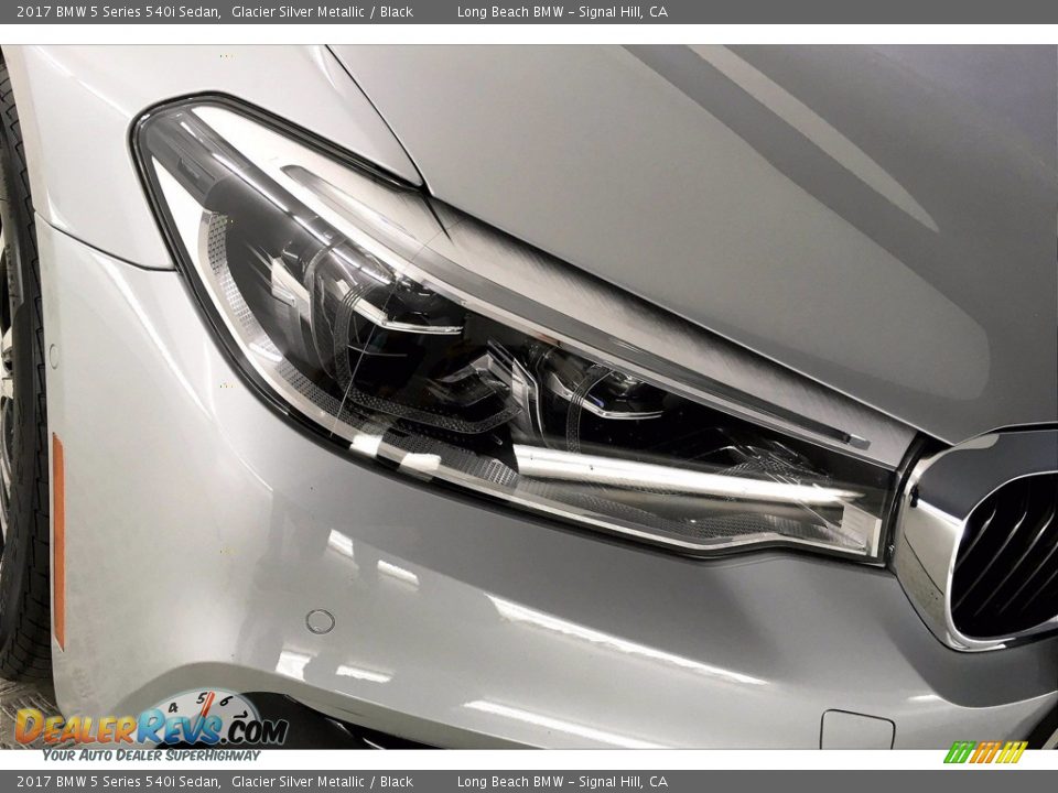 2017 BMW 5 Series 540i Sedan Glacier Silver Metallic / Black Photo #26