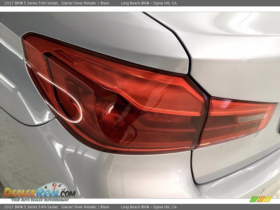 2017 BMW 5 Series 540i Sedan Glacier Silver Metallic / Black Photo #27