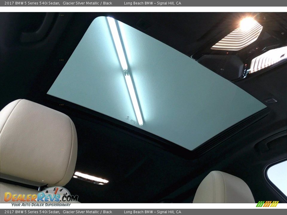 2017 BMW 5 Series 540i Sedan Glacier Silver Metallic / Black Photo #31