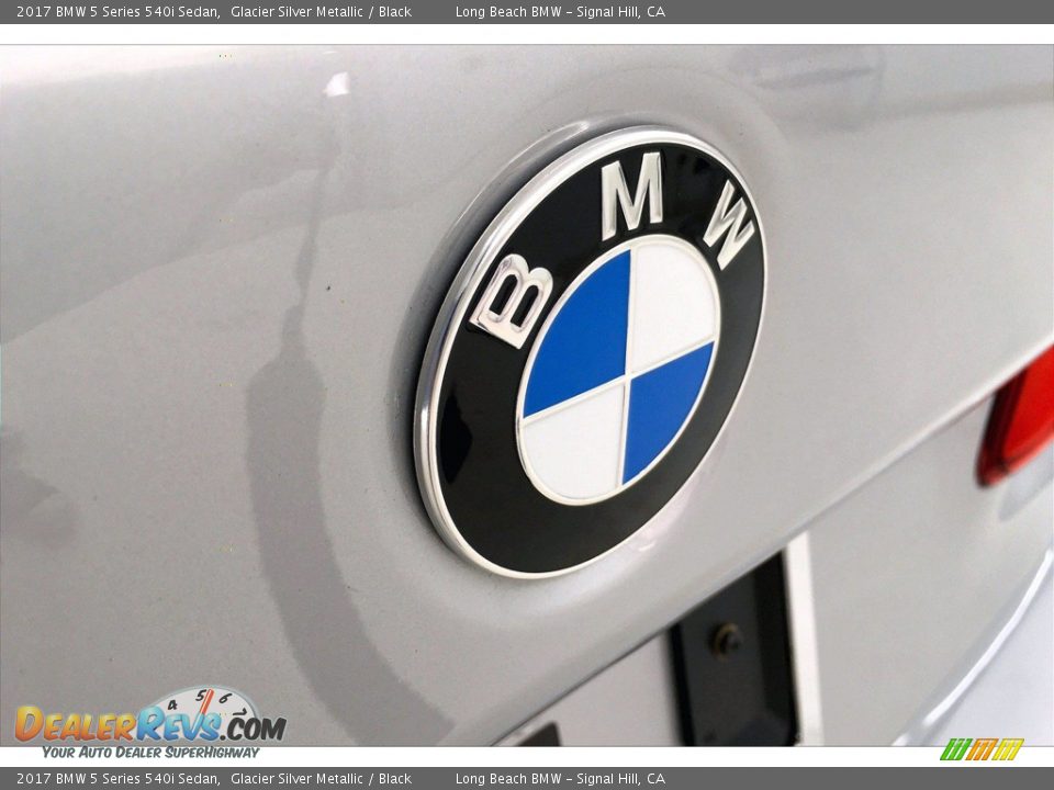2017 BMW 5 Series 540i Sedan Glacier Silver Metallic / Black Photo #34