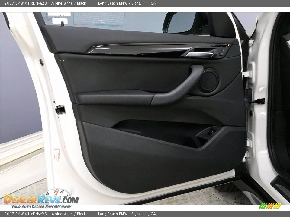 2017 BMW X1 xDrive28i Alpine White / Black Photo #23