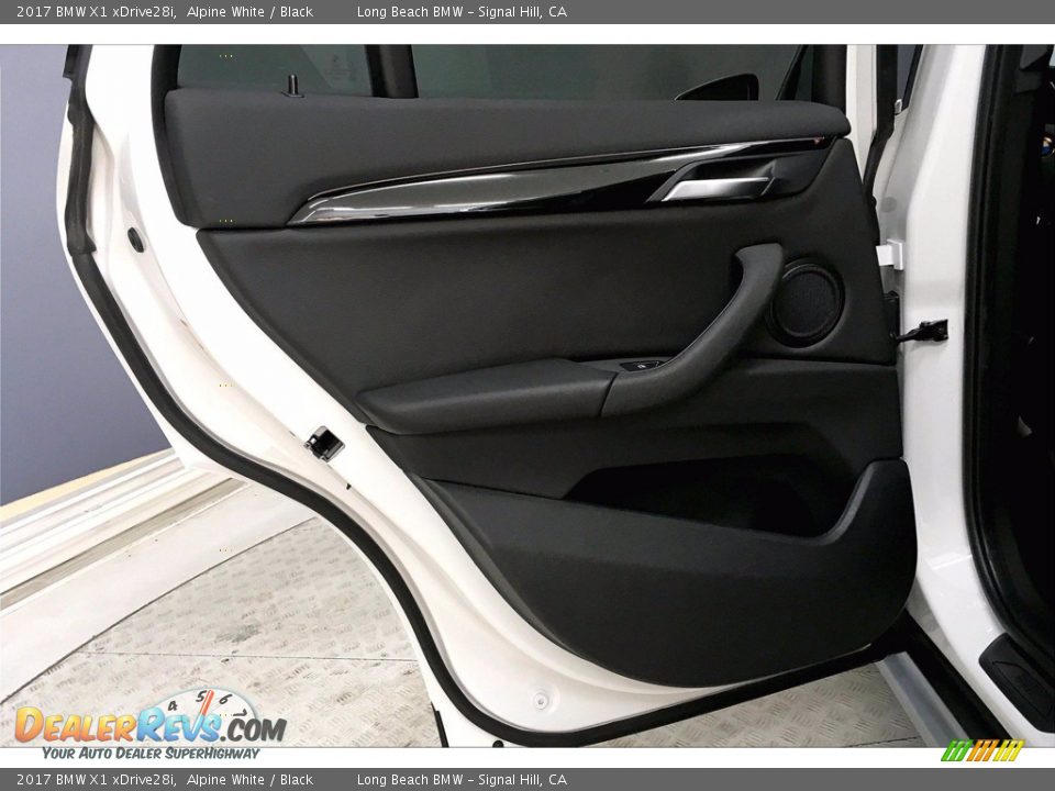 2017 BMW X1 xDrive28i Alpine White / Black Photo #25