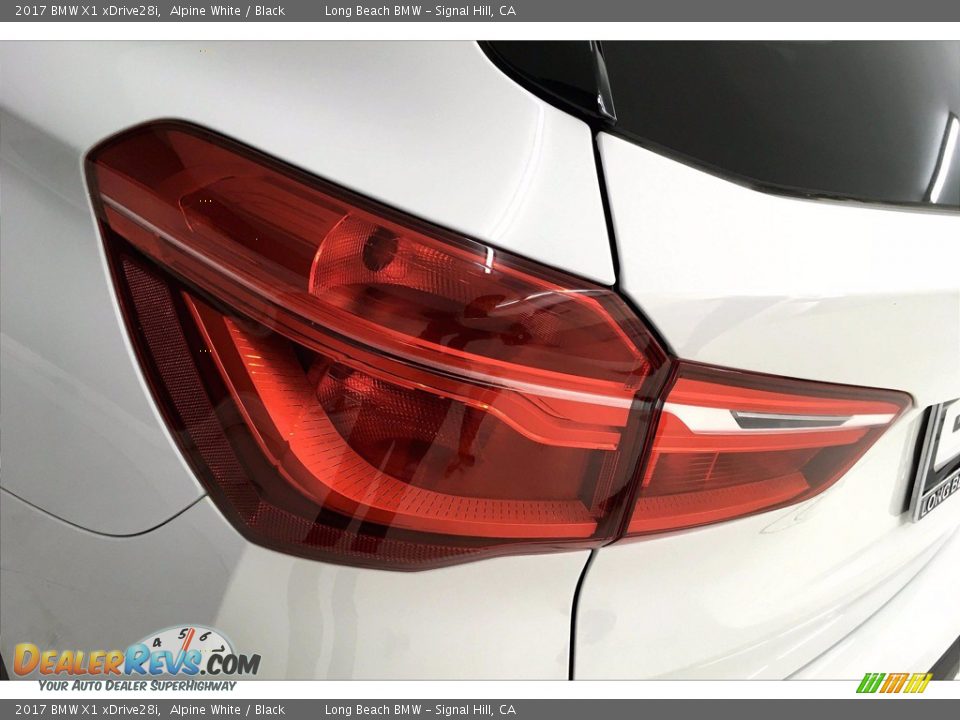 2017 BMW X1 xDrive28i Alpine White / Black Photo #27