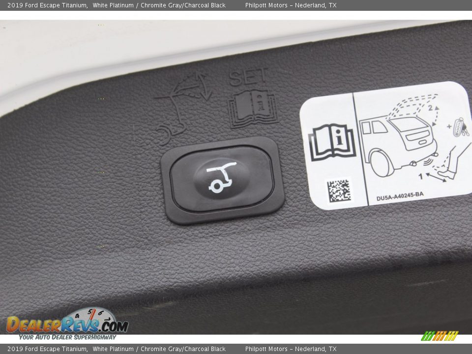 2019 Ford Escape Titanium White Platinum / Chromite Gray/Charcoal Black Photo #29