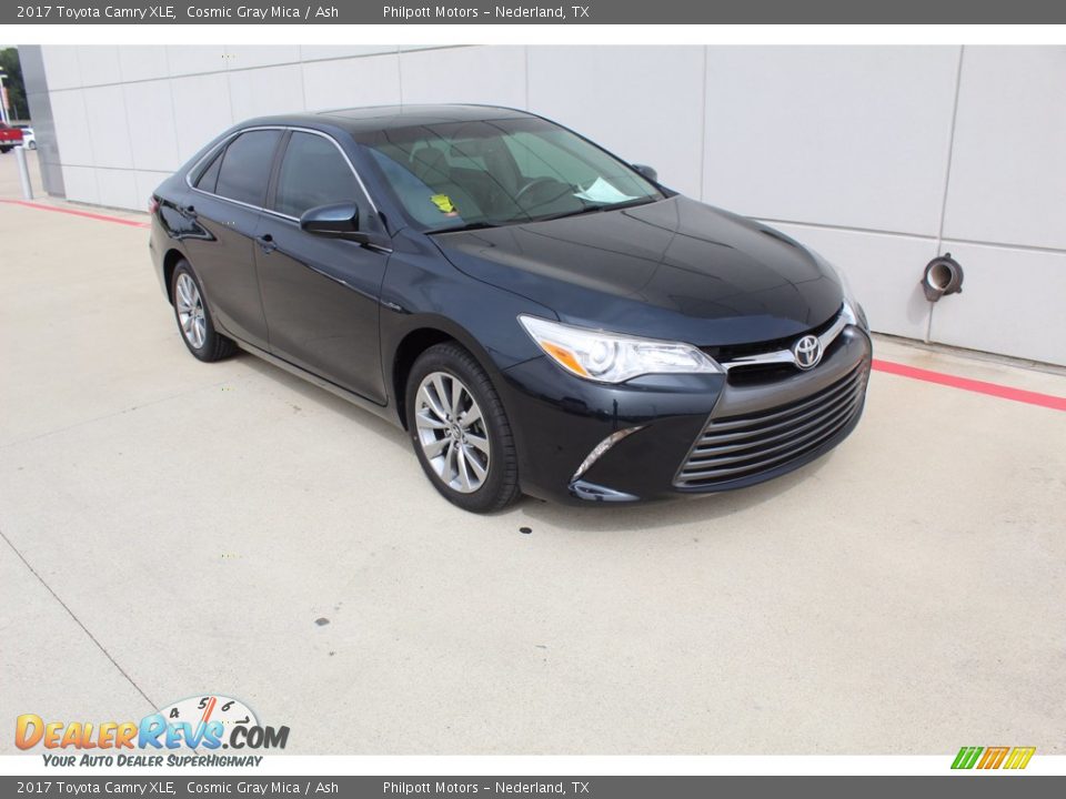 2017 Toyota Camry XLE Cosmic Gray Mica / Ash Photo #2