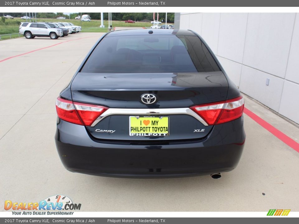2017 Toyota Camry XLE Cosmic Gray Mica / Ash Photo #7