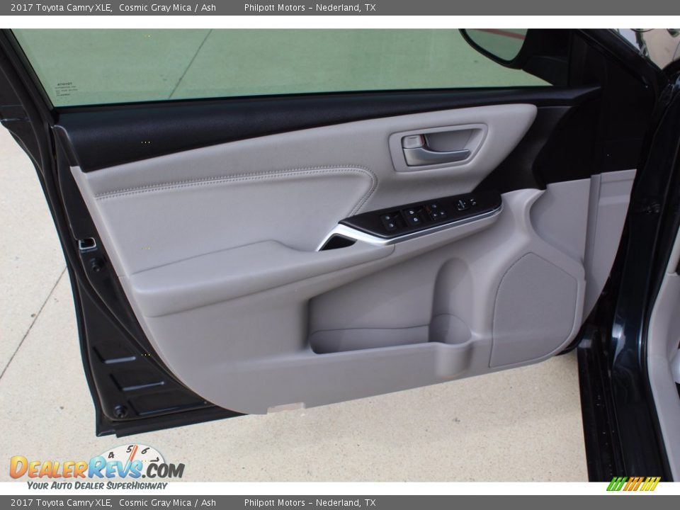 2017 Toyota Camry XLE Cosmic Gray Mica / Ash Photo #9