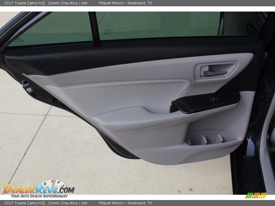2017 Toyota Camry XLE Cosmic Gray Mica / Ash Photo #19
