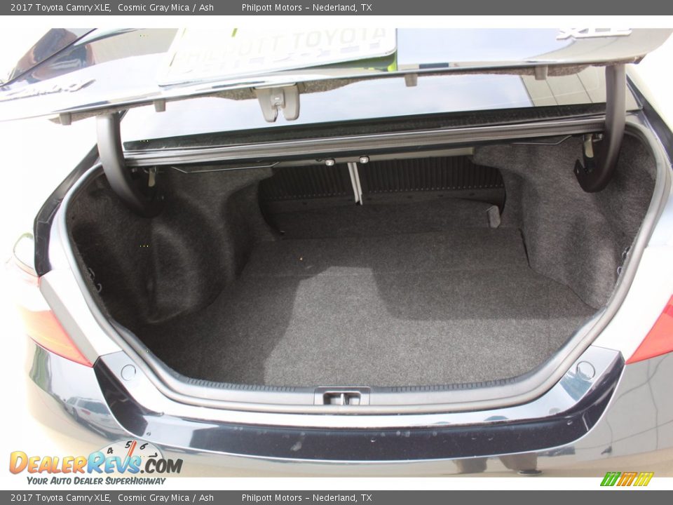 2017 Toyota Camry XLE Cosmic Gray Mica / Ash Photo #24