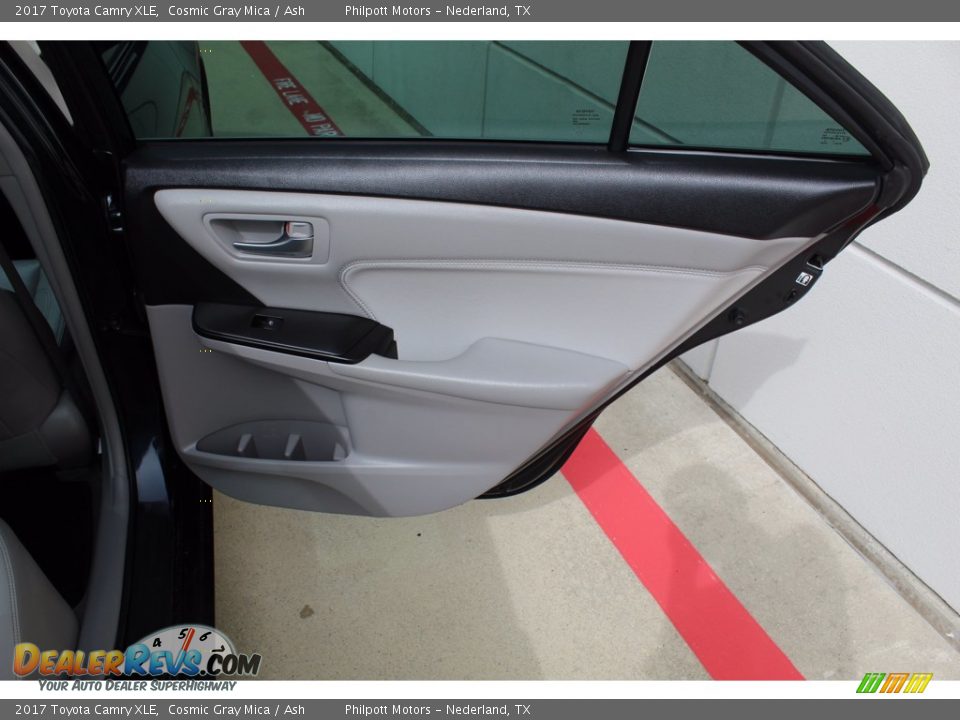2017 Toyota Camry XLE Cosmic Gray Mica / Ash Photo #25