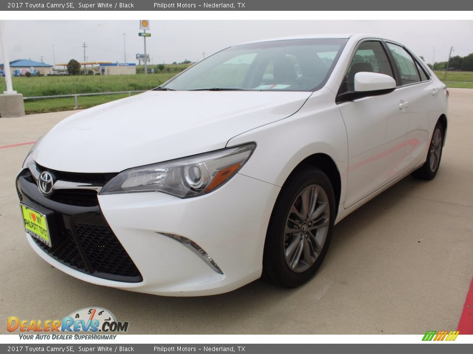 2017 Toyota Camry SE Super White / Black Photo #4