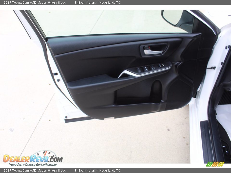 2017 Toyota Camry SE Super White / Black Photo #9