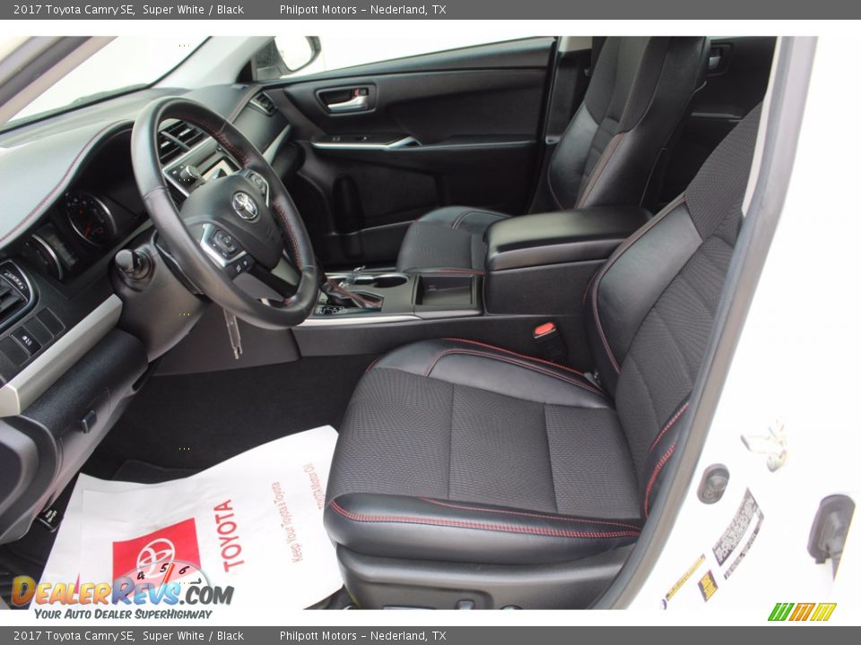 2017 Toyota Camry SE Super White / Black Photo #10