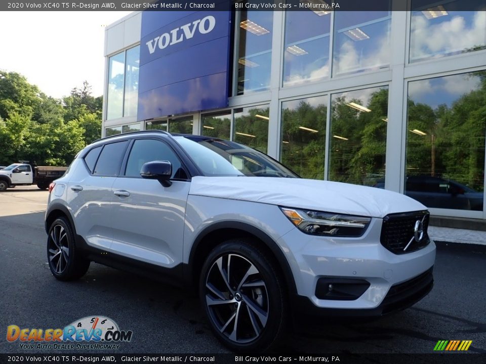 Front 3/4 View of 2020 Volvo XC40 T5 R-Design AWD Photo #1