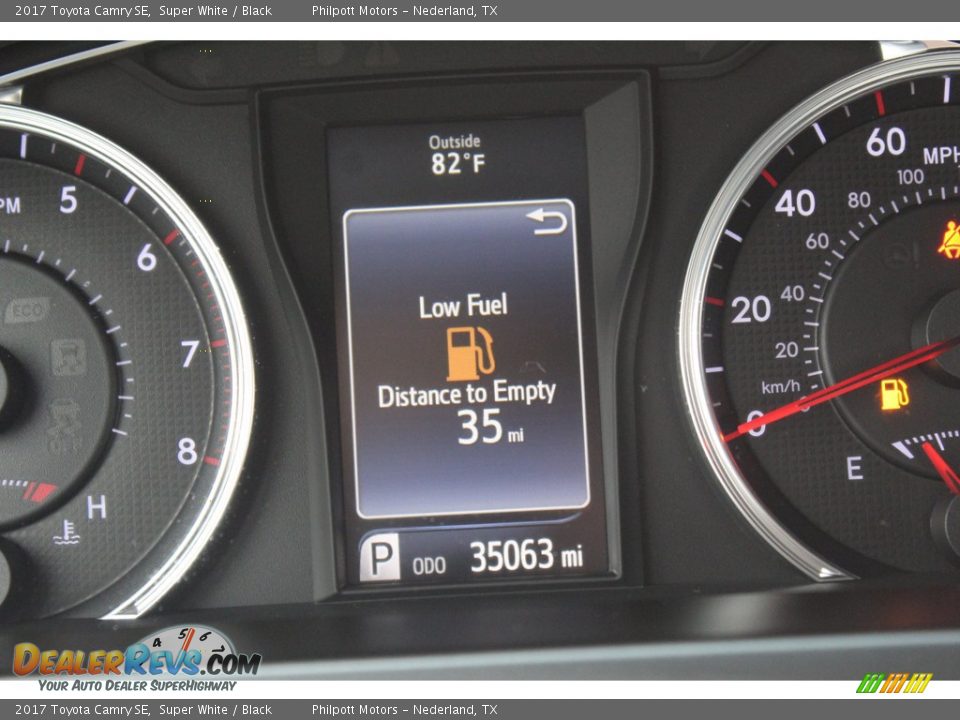 2017 Toyota Camry SE Super White / Black Photo #14