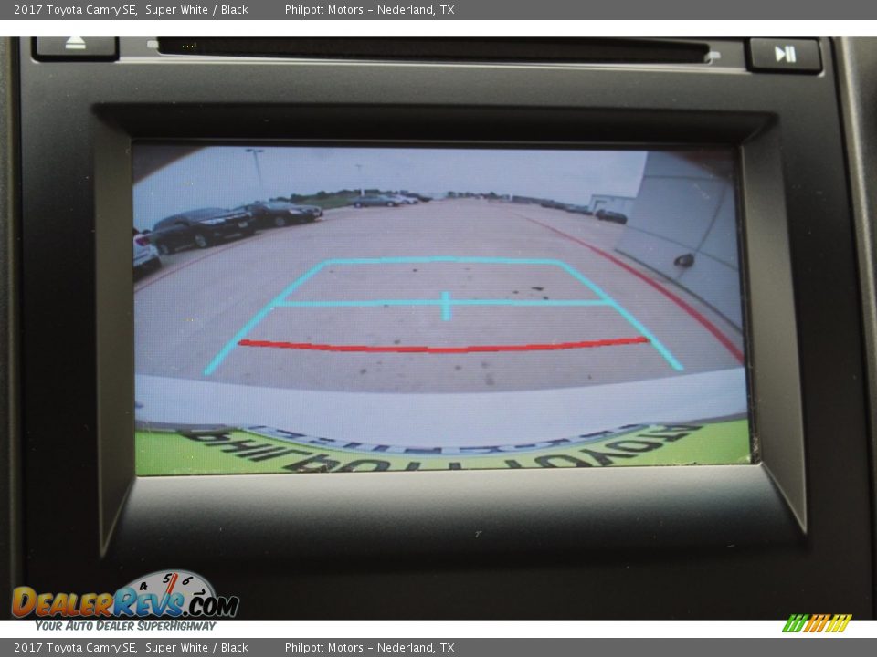 2017 Toyota Camry SE Super White / Black Photo #18