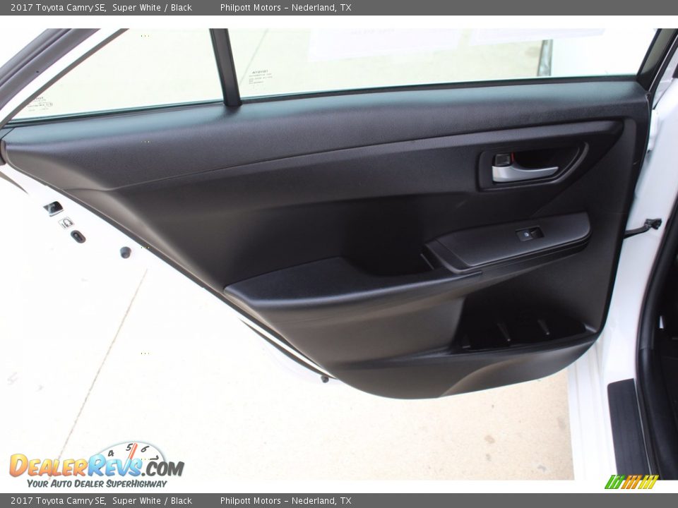 2017 Toyota Camry SE Super White / Black Photo #19