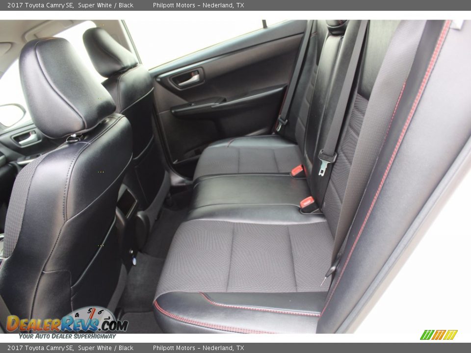 2017 Toyota Camry SE Super White / Black Photo #20