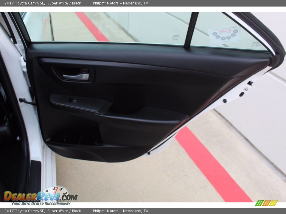 2017 Toyota Camry SE Super White / Black Photo #24