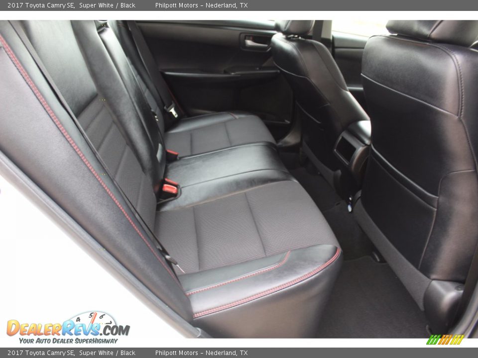 2017 Toyota Camry SE Super White / Black Photo #25